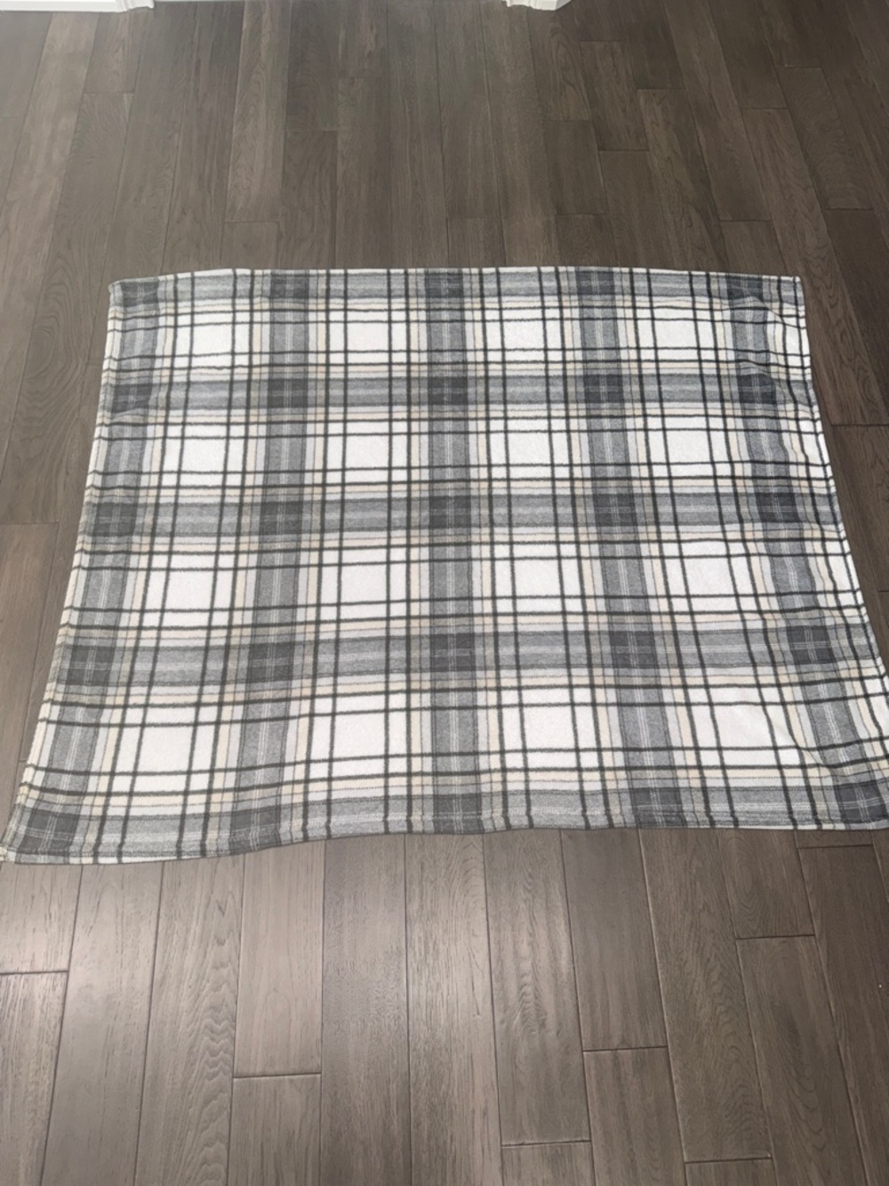 Plush Gray & White Plaid Throw Blanket 47x58